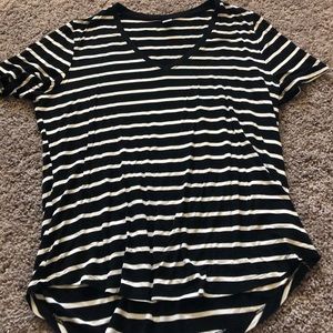 Black and white luxe v-neck tee